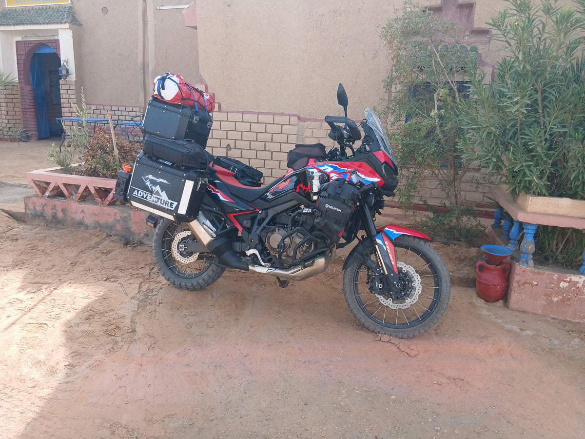 Travelling by moto bike les pyramides merzouga best camping place