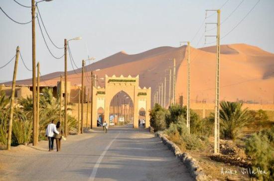 Which City in Morocco Is Closest to the Sahara Desert
