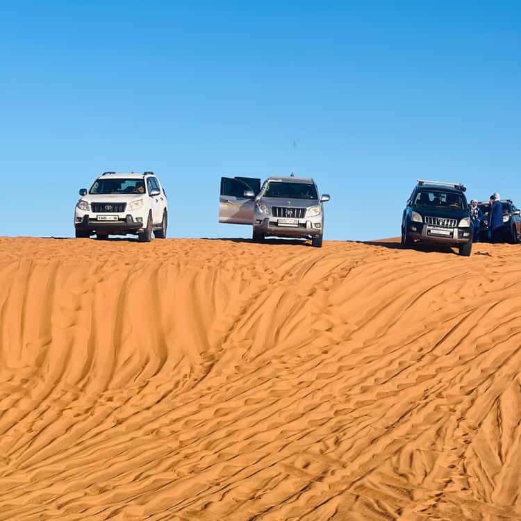 Renting a car with a driver in Merzouga