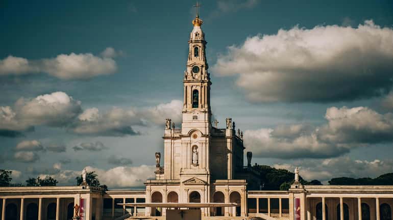 Lisbon, Fátima, Nazaré, Óbidos Batalha Full-Day Tour