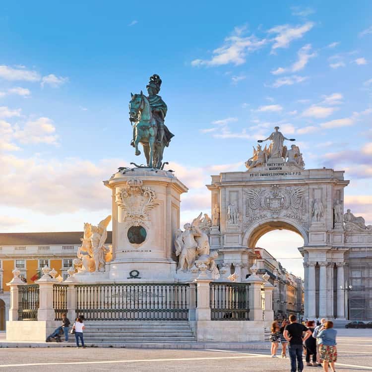 Discover Alfama and Lisbon’s Historic