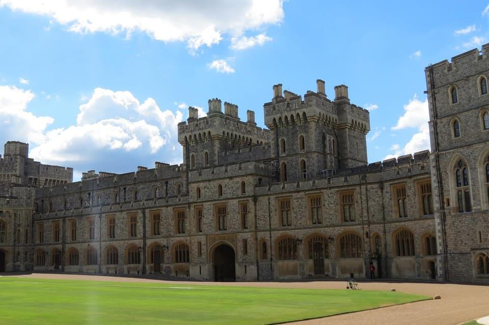 From London Half-Day Trip to Windsor with Castle Ticket
