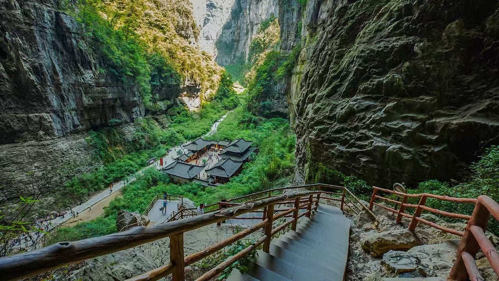 Gorge Wujiang River Day Trip Boat Tour for Up to 8 People