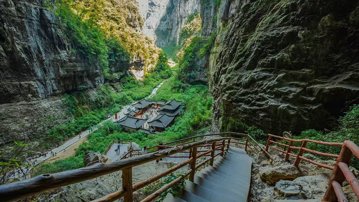 Gorge Wujiang River Day Trip Boat Tour for Up to 8 People