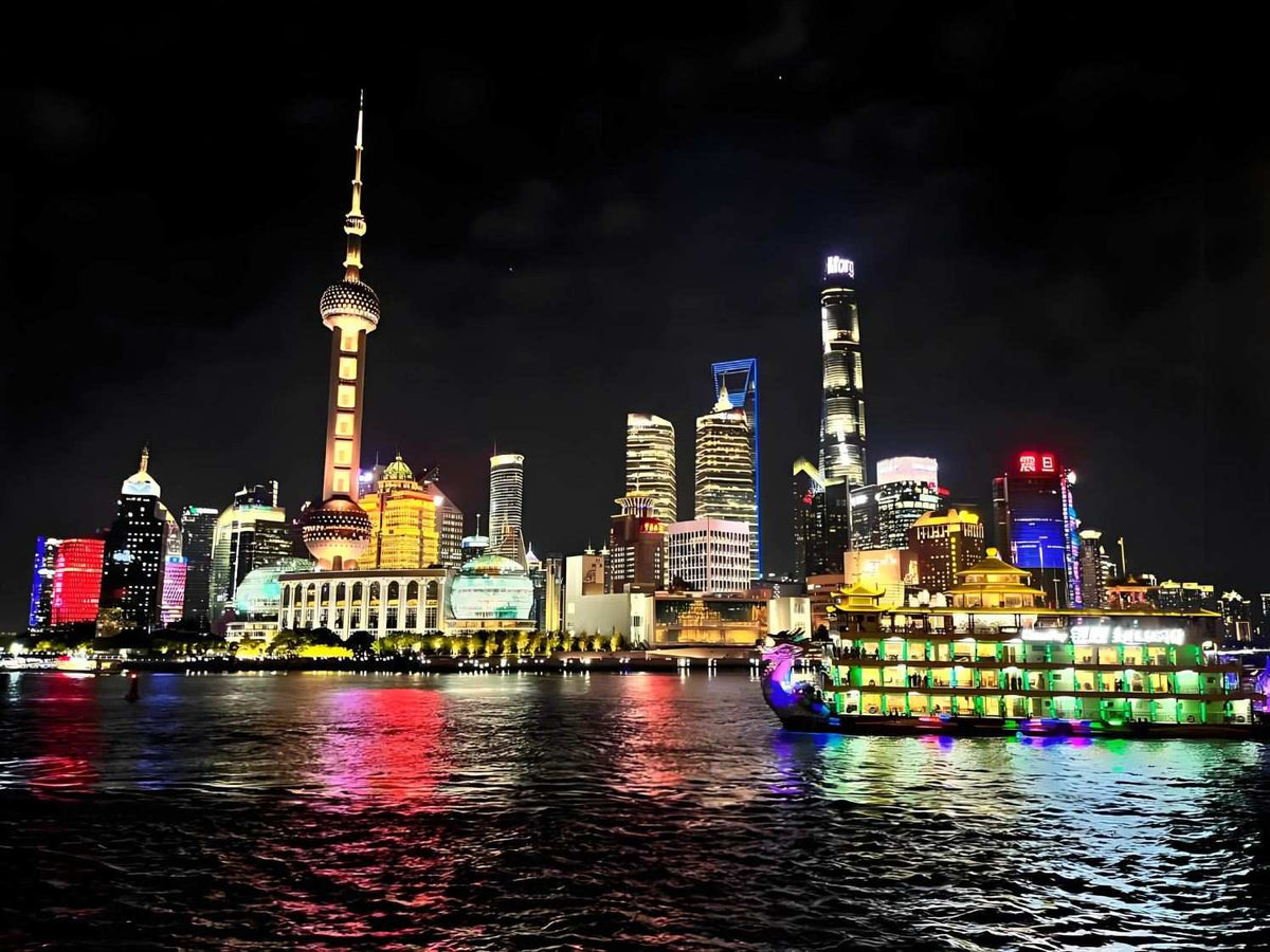 Shanghai must-visit route Oriental Pearl Radio & Television Tower