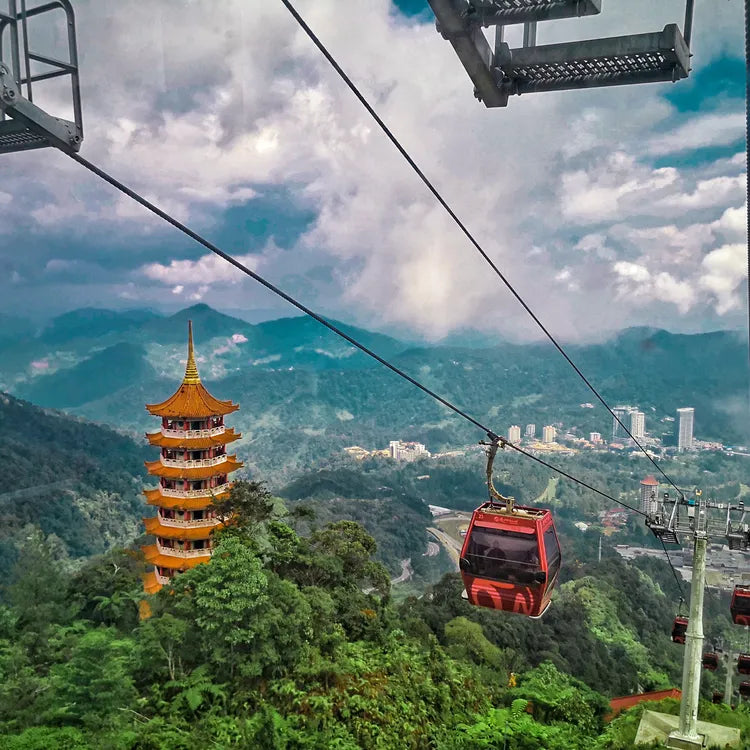 Genting Highlands & Batu Caves One Day Tour with Guide