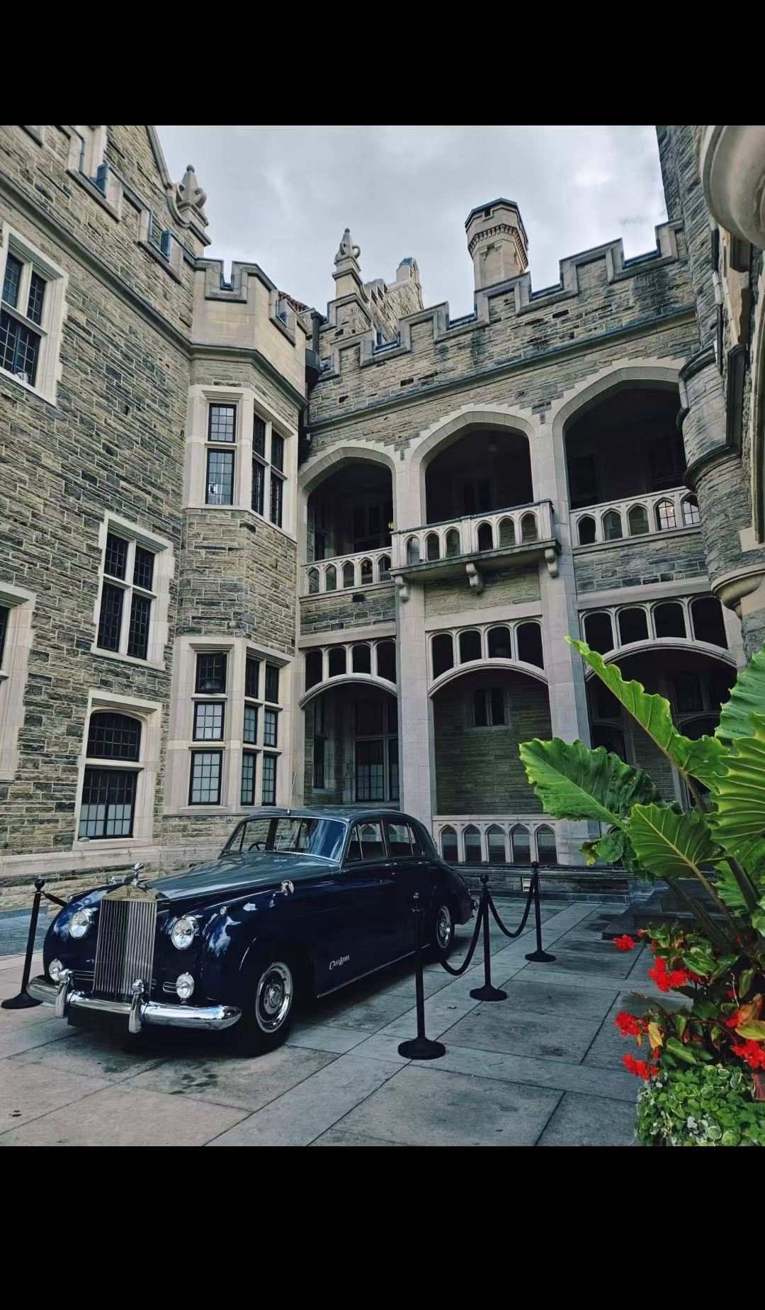 Canada Toronto  Scarborough Bluffs Casa Loma private charter day tour