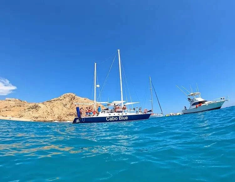 Cabo San Lucas Snorkeling Cruise with Open Bar and Lunch