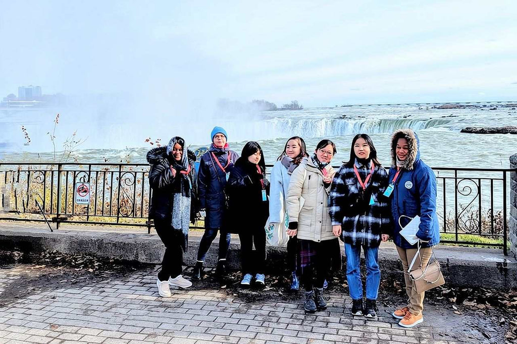 Toronto to Niagara Falls Tour Skip the Line Boat & Journey