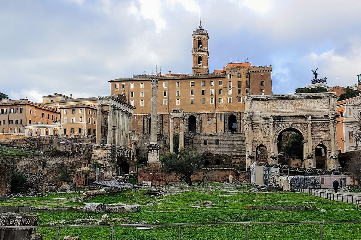 Rome Colosseum Guided Tour with Roman Forum and Palatine Hill
