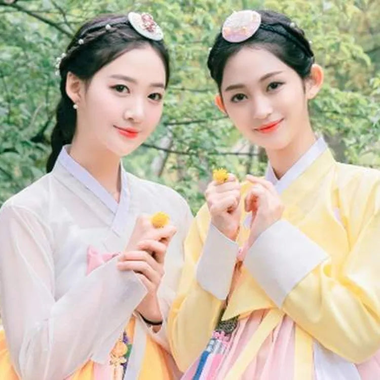 Free entry to Gyeongbokgung Palace with hanbok rental experience