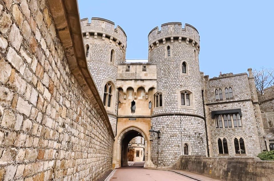 From London Half-Day Trip to Windsor with Castle Ticket