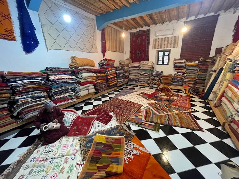 Explore the vibrant Dépôt Nomade shopping mall in Hassilabied