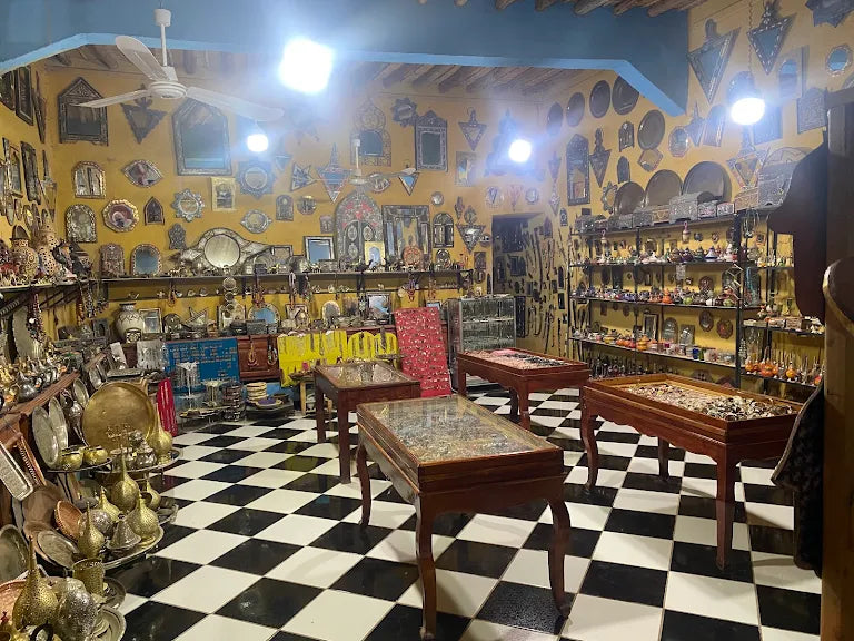 Explore the vibrant Dépôt Nomade shopping mall in Hassilabied