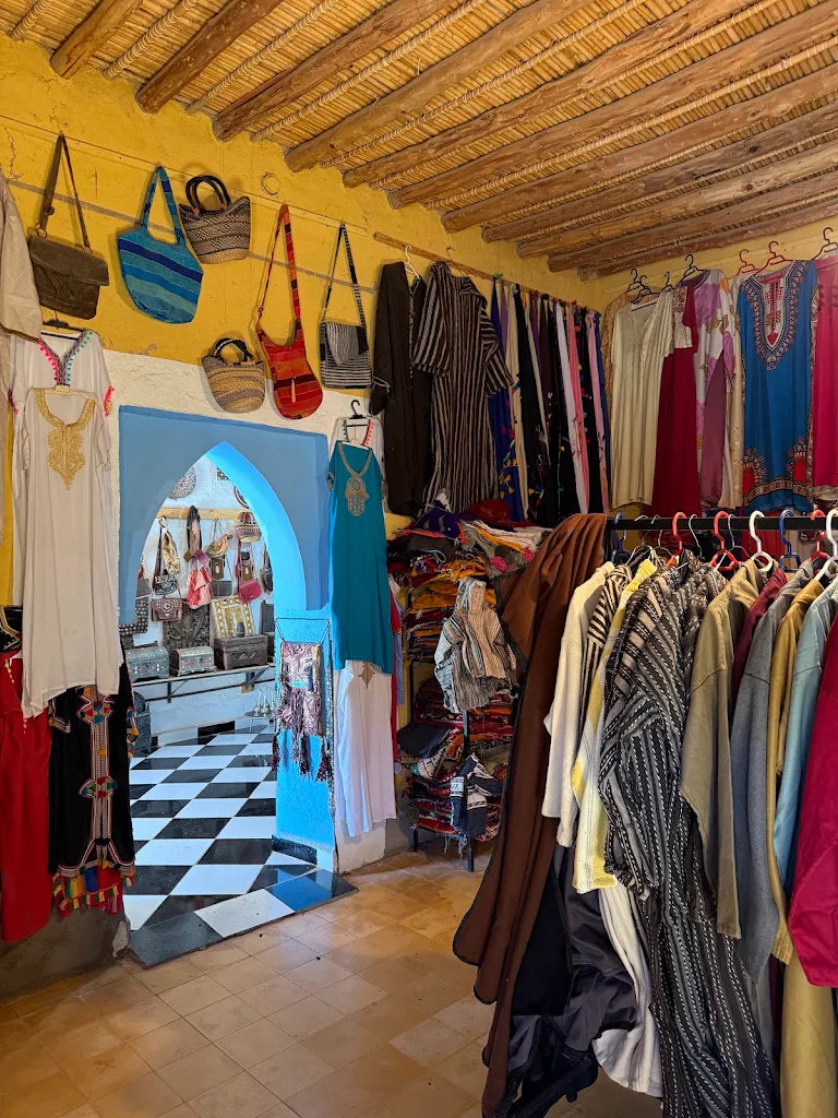 Explore the vibrant Dépôt Nomade shopping mall in Hassilabied