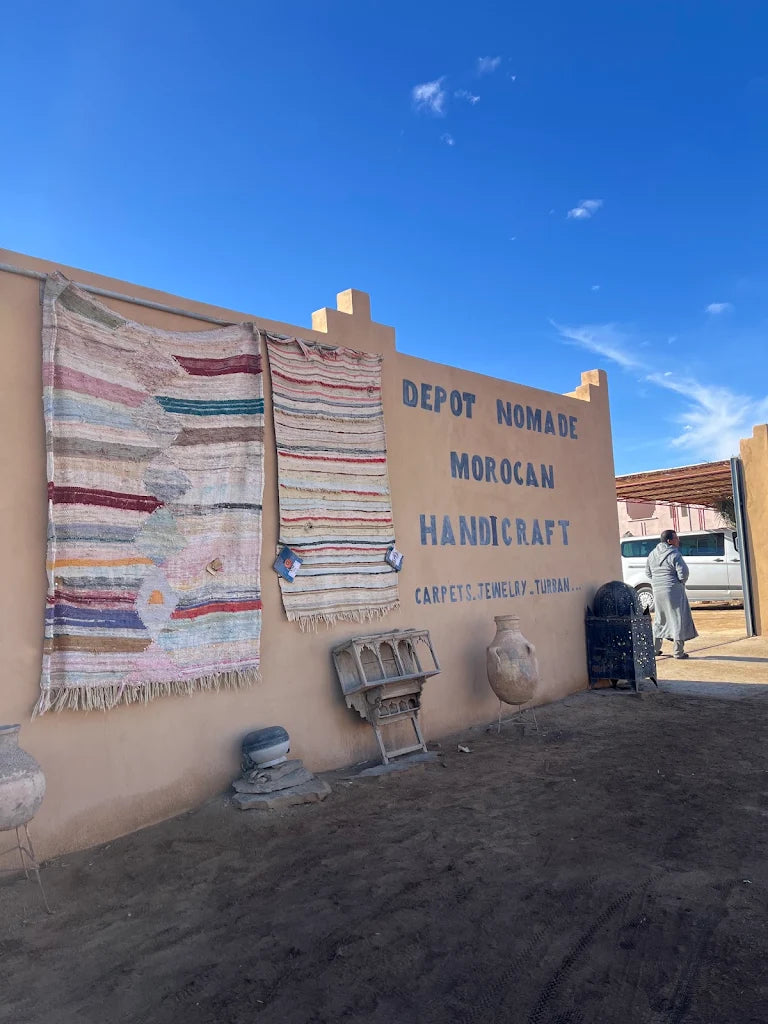 Explore the vibrant Dépôt Nomade shopping mall in Hassilabied