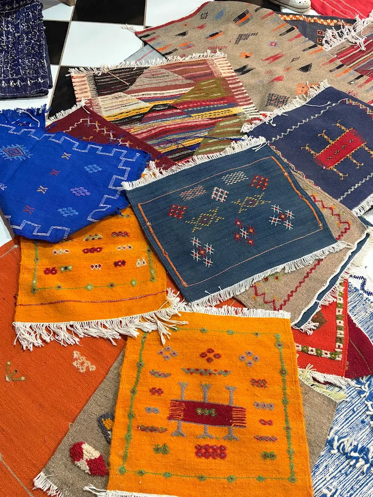 Explore the vibrant Dépôt Nomade shopping mall in Hassilabied